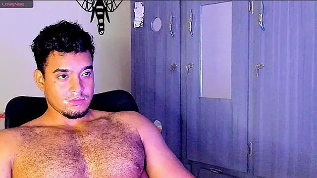 Snapshot of Big_furry_bear13 chatting on 01/23/25, 05:13 Big furry bear13 online show from 01/23/25, 05:13