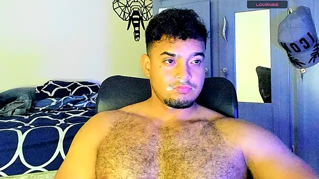 Snapshot of Big_furry_bear13 chatting on 03/13/25, 06:26 Big furry bear13 online show from 03/13/25, 06:26