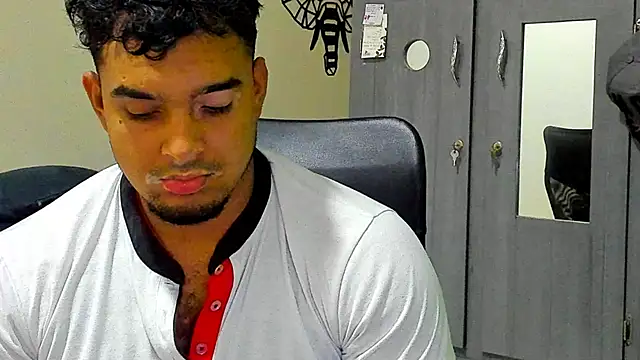 Snapshot of Big_furry_bear13 chatting on 03/18/25, 05:09 Big furry bear13 online show from 03/18/25, 05:09