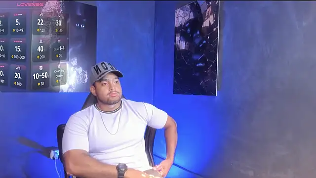 Snapshot of Big_furry_bear13 chatting on 09/25/25, 05:55 Big furry bear13 online show from 09/25/25, 05:55