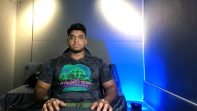 Snapshot of Big_furry_bear13 chatting on 12/14/25, 06:30 Big furry bear13 online show from 12/14/25, 06:30