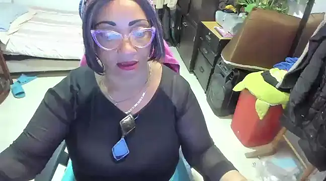 Snapshot of Mrs_mommy_ chatting on 01/25/25, 11:00 Mrs mommy online show from 01/25/25, 11:00