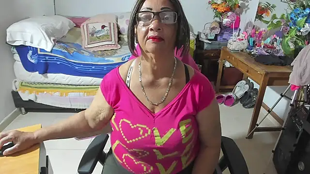 Snapshot of Mrs_mommy_ chatting on 09/11/25, 08:09 Mrs mommy online show from 09/11/25, 08:09