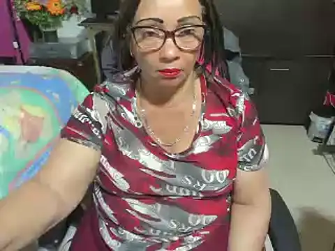 Snapshot of Mrs_mommy_ chatting on 10/14/25, 09:48 Mrs mommy online show from 10/14/25, 09:48