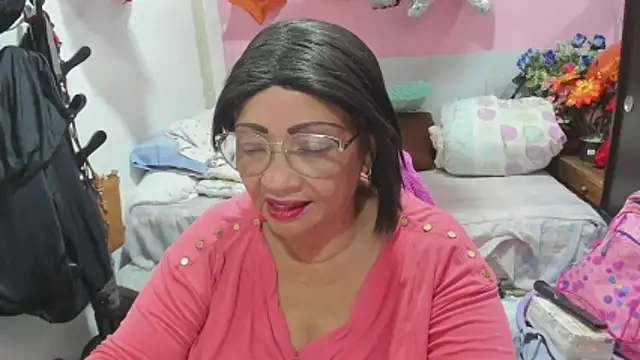 Snapshot of Mrs_mommy_ chatting on 05/22/26, 09:20 Mrs mommy online show from 05/22/26, 09:20