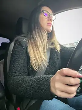 HotXMom online show from 12/15/25, 07:01