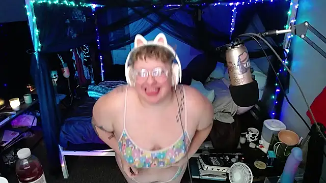 Snapshot of FatVeronica chatting on 01/24/25, 06:57 FatVeronica online show from 01/24/25, 06:57