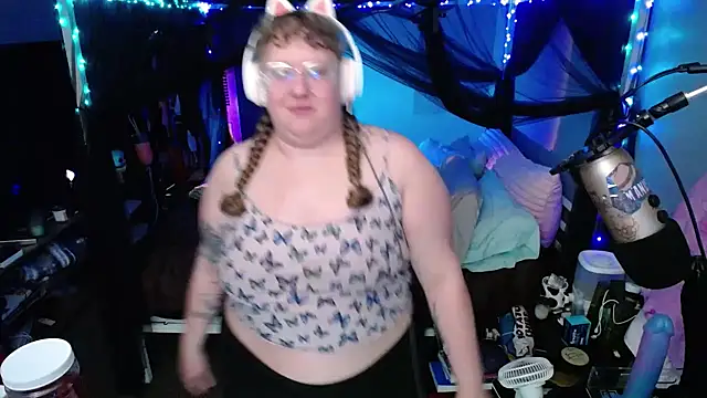 Snapshot of FatVeronica chatting on 02/06/25, 06:29 FatVeronica online show from 02/06/25, 06:29