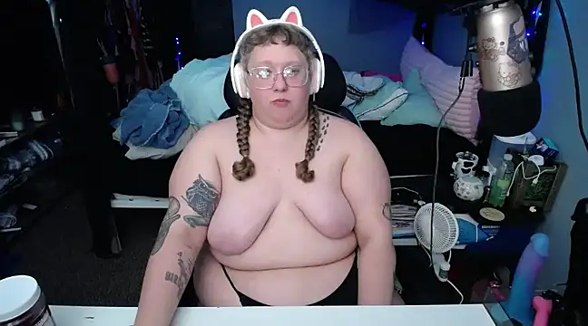 Snapshot of FatVeronica chatting on 02/12/25, 07:02 FatVeronica online show from 02/12/25, 07:02