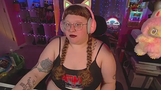 Snapshot of FatVeronica chatting on 02/20/26, 06:19 FatVeronica online show from 02/20/26, 06:19