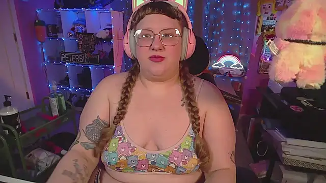 Snapshot of FatVeronica chatting on 03/13/26, 12:45 FatVeronica online show from 03/13/26, 12:45