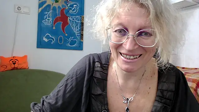 Snapshot of Zosya1111 chatting on 12/28/24, 08:48 Zosya1111 online show from 12/28/24, 08:48