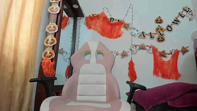 Snapshot of jessica_hot_28 chatting on 10/30/25, 06:19 jessica hot 28 online show from 10/30/25, 06:19