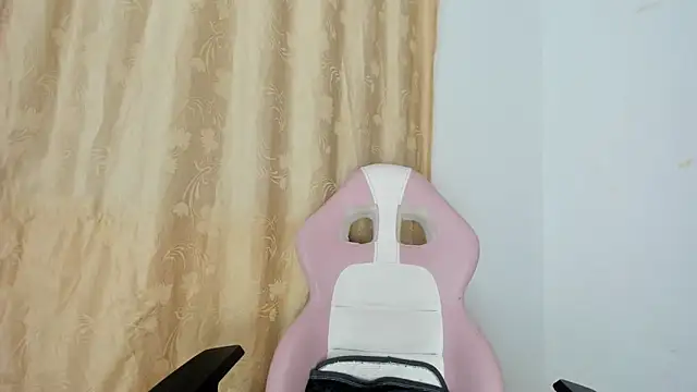 Snapshot of jessica_hot_28 chatting on 02/04/26, 11:05 jessica hot 28 online show from 02/04/26, 11:05