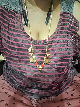 Snapshot of negatamil chatting on 11/17/25, 04:24 negatamil online show from 11/17/25, 04:24