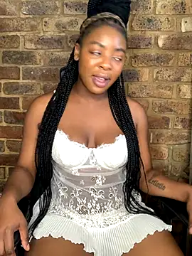 Snapshot of Ass-Queen chatting on 09/19/25, 10:49 Ass-Queen online show from 09/19/25, 10:49