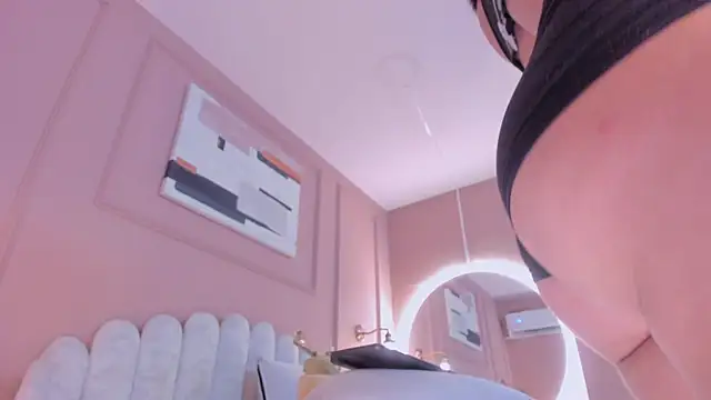 lia ass  online show from 02/18/25, 01:44