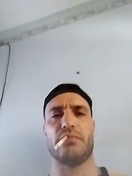 Snapshot of EmeEme11 chatting on 02/14/25, 05:14 EmeEme11 online show from 02/14/25, 05:14