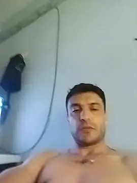 Snapshot of EmeEme11 chatting on 12/14/25, 11:26 EmeEme11 online show from 12/14/25, 11:26