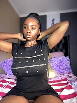 Snapshot of Candy-Heart chatting on 11/13/25, 12:15 Candy-Heart online show from 11/13/25, 12:15