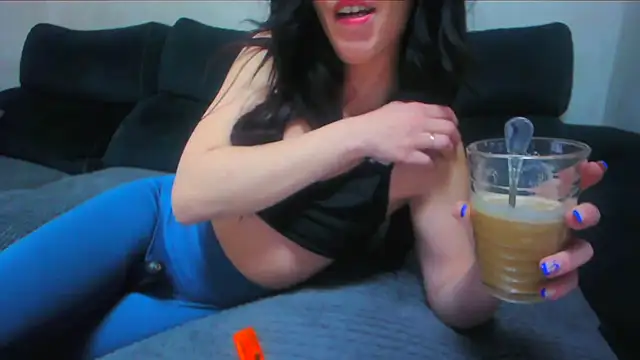 Snapshot of Daneris chatting on 01/15/26, 02:21 Daneris online show from 01/15/26, 02:21