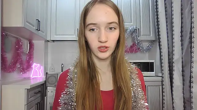 leslie my lovee online show from 12/22/24, 10:58