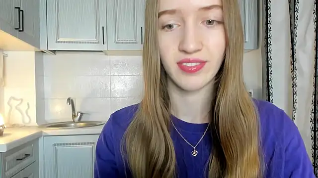 Snapshot of leslie_my_lovee chatting on 11/22/25, 01:43 leslie my lovee online show from 11/22/25, 01:43