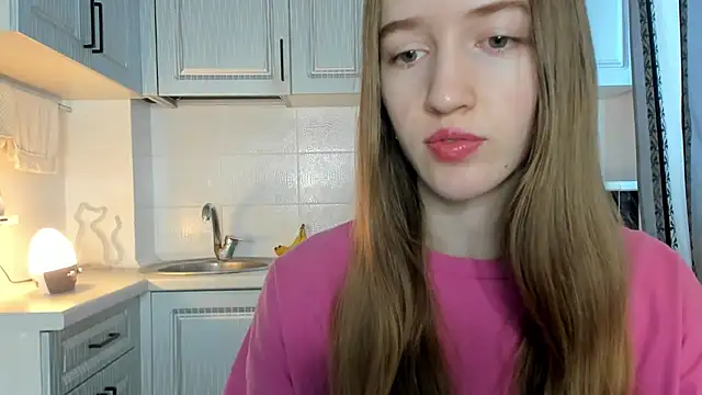 Snapshot of leslie_my_lovee chatting on 11/30/25, 08:40 leslie my lovee online show from 11/30/25, 08:40