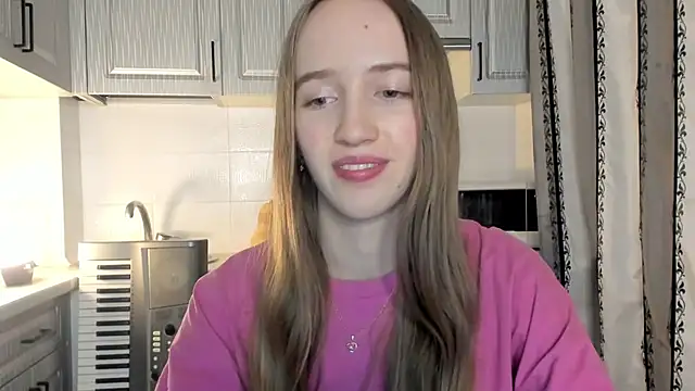 Snapshot of leslie_my_lovee chatting on 12/13/25, 07:53 leslie my lovee online show from 12/13/25, 07:53