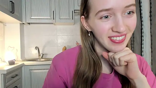 Snapshot of leslie_my_lovee chatting on 12/15/25, 05:23 leslie my lovee online show from 12/15/25, 05:23