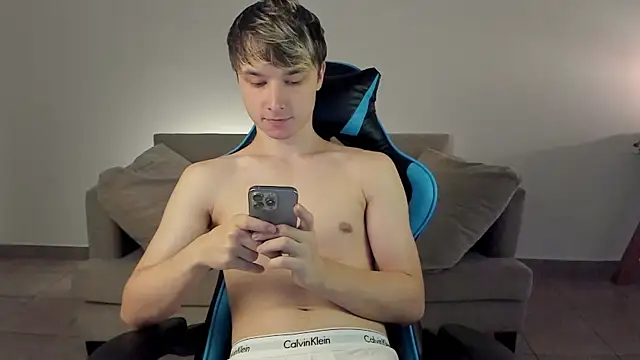 Snapshot of marcusmit chatting on 01/18/25, 07:04 marcusmit online show from 01/18/25, 07:04