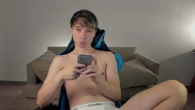 Snapshot of marcusmit chatting on 01/19/25, 10:17 marcusmit online show from 01/19/25, 10:17