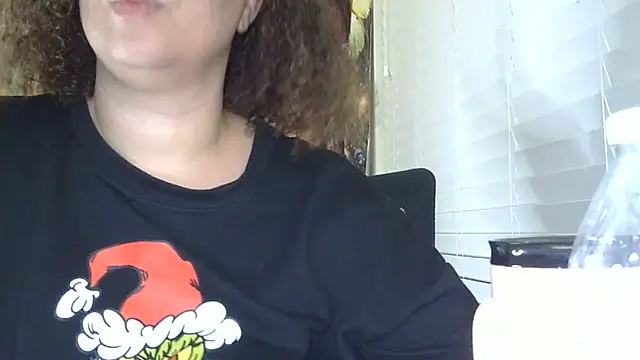 Snapshot of Paisleehaze chatting on 05/02/26, 05:23 Paisleehaze online show from 05/02/26, 05:23