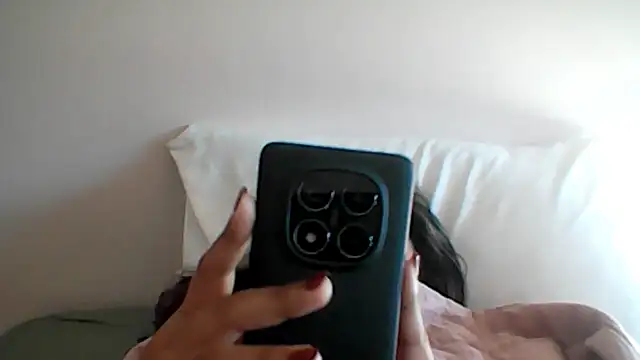 Snapshot of ArisaGonzalez chatting on 01/18/26, 11:36 ArisaGonzalez online show from 01/18/26, 11:36