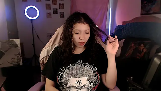 Snapshot of AllyDonfort chatting on 04/16/26, 10:45 AllyDonfort online show from 04/16/26, 10:45
