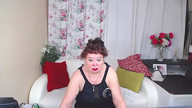 YourHotGranny online show from 03/06/25, 10:30