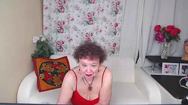 YourHotGranny online show from 06/12/26, 10:25