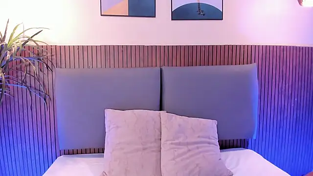 NicolleeEvanss online show from 11/20/25, 12:05