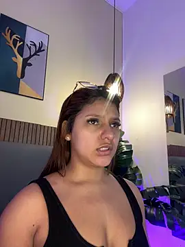 NicolleeEvanss online show from 06/18/26, 11:03