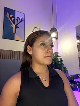 NicolleeEvanss online show from 06/19/26, 10:30