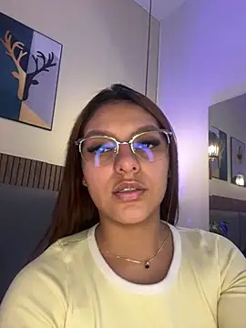 NicolleeEvanss online show from 06/23/26, 10:46