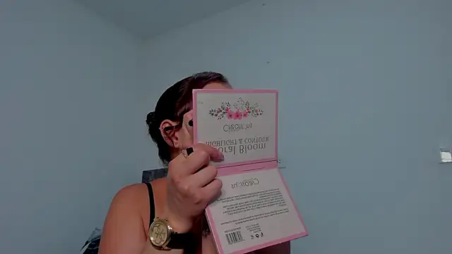 Miaa Garcia online show from 10/23/25, 10:08