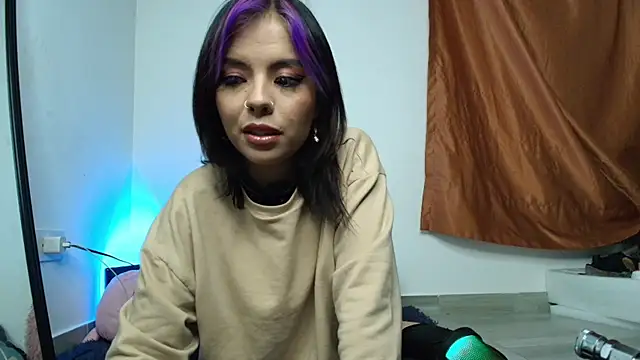 Snapshot of Alicia_Ortiiz chatting on 03/02/25, 12:20 Alicia Ortiiz online show from 03/02/25, 12:20