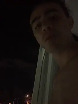 Snapshot of JovenDesobediente chatting on 10/15/25, 06:13 JovenDesobediente online show from 10/15/25, 06:13