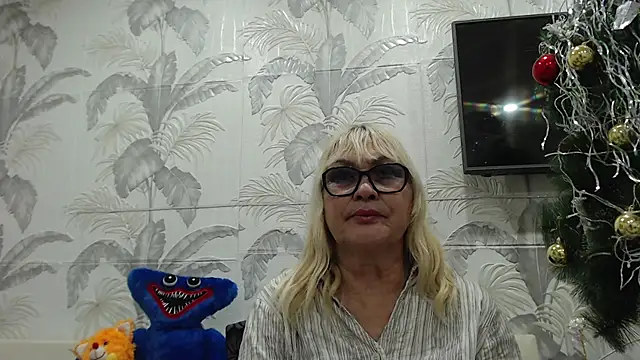 Snapshot of CamDiva113 chatting on 02/16/25, 06:21 CamDiva113 online show from 02/16/25, 06:21