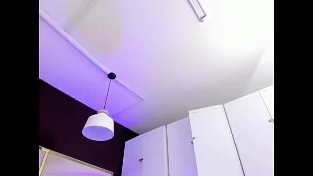 April bowie online show from 10/24/25, 11:17