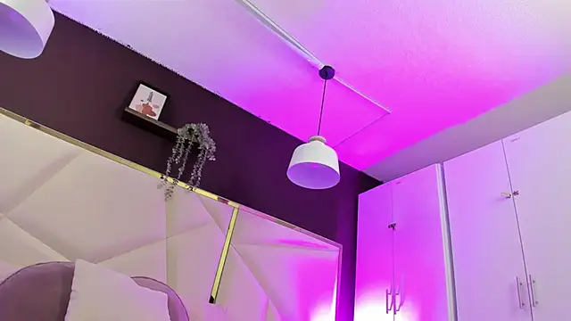 Snapshot of April_bowie chatting on 03/28/26, 11:43 April bowie online show from 03/28/26, 11:43