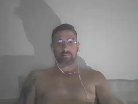 Snapshot of vinzz49 chatting on 03/17/25, 10:17 vinzz49 online show from 03/17/25, 10:17