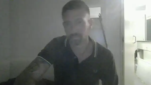 Snapshot of vinzz49 chatting on 09/22/25, 10:45 vinzz49 online show from 09/22/25, 10:45