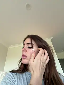 aus queen online show from 12/16/25, 10:48